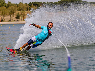 خرید بلیط اسکی روی آب در کیش از مرکز غواصی و تفریحات کیش
