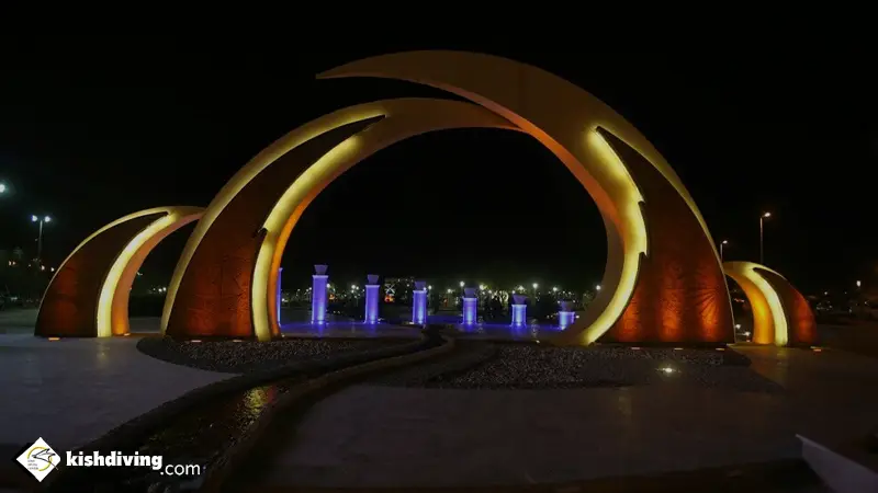پارک شهر کیش در شب