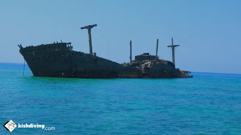 کشتی یونانی در روز