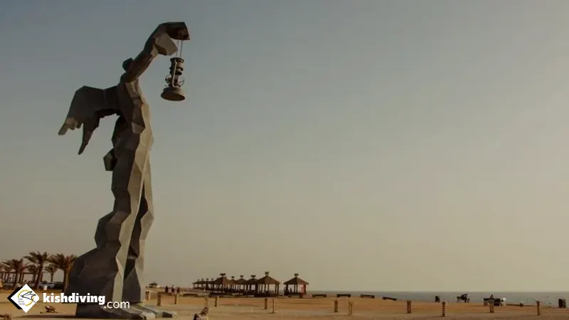 کلبه هور کیش در روز